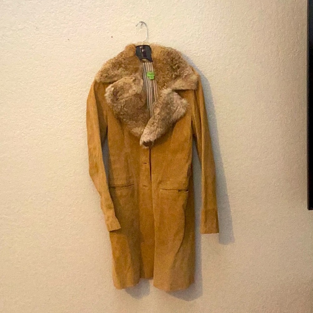 John Carlisle Carmel leather coat. Removable fur colar, size medium